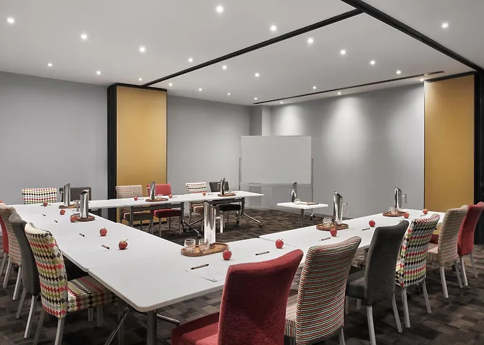 Pet Friendly hotel: Punthill Apartment Hotel - Little Bourke